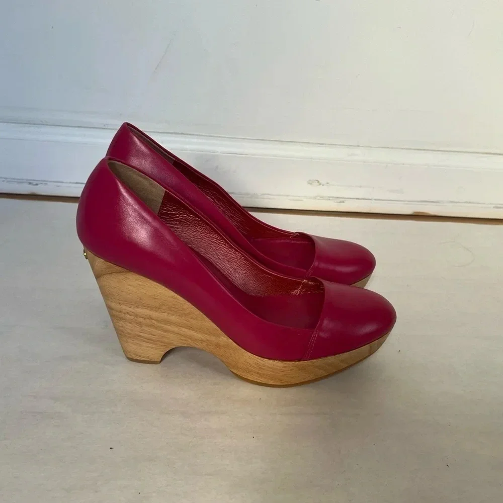 Japan Women’s Platform Wedge with Leather Upper - Size 7.5 US NWOB